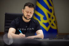 В Україні повертають фінзвітність партій: підписано закон
