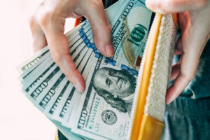 НБУ знову пом’якшує валютні обмеження