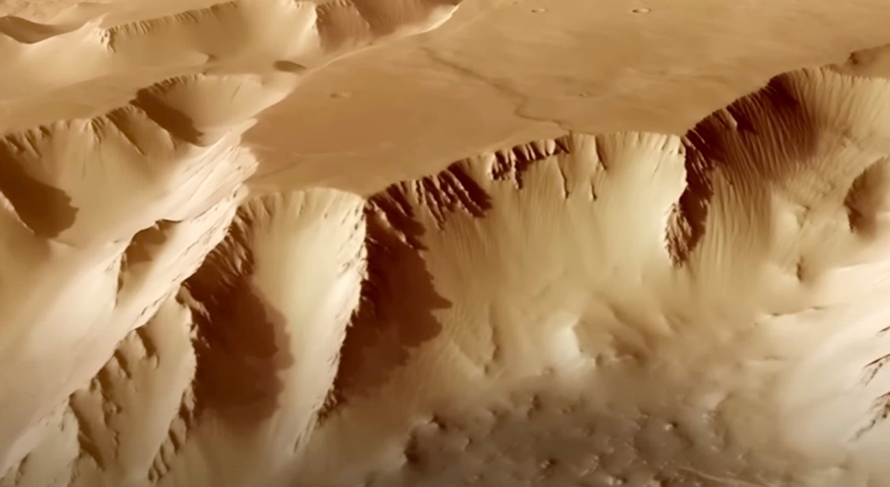 The Martian flyover