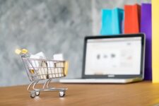 Як зацікавити покупця купити товар в інтернет-магазині