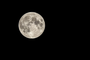 Коли українці зможуть побачити місячне затемнення