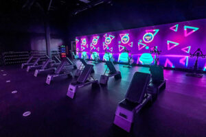 Створено перший у світі спортзал з ШІ-тренерами: як працює