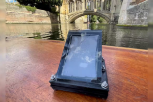 Ученые разработали машину, которая создает водородное топливо и очищает воду