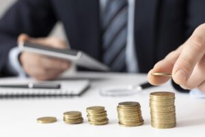 Насколько упала инфляция и выросли зарплаты — макроэкономический анализ