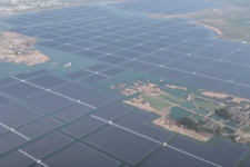 В Китае заработала крупнейшая плавучая солнечная электростанция — фото