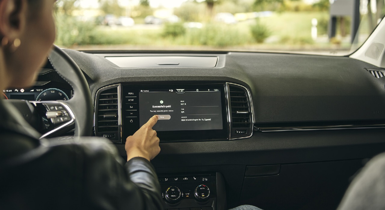 Škoda добавляет поддержку бесконтактных платежей в автомобилях в шести европейских странах 