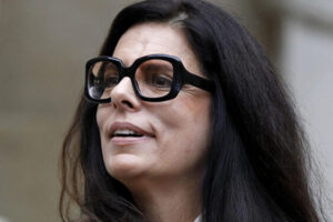 Названо найбагатшу у світі жінку зі статками понад $100 млрд — Bloomberg