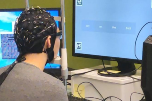 Ученые создали устройство, которое превращает мысли человека в текст