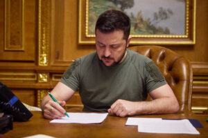 Президент подписал закон о ставках по микрокредитам