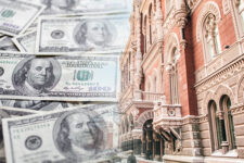 Сколько наличной валюты банки ввезли в Украину в 2023 году — НБУ
