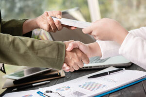 В 2024 году правительство расширит финансовую поддержку бизнеса: как именно