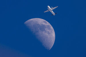 NASA відтерміновує історичні польоти людей на Місяць: причини