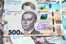 Как изменятся суммы соцвыплат украинцев в 2024 году