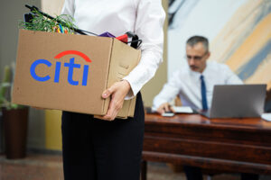 Один из крупнейших банков США планирует уволить 20 тыс. человек: причины