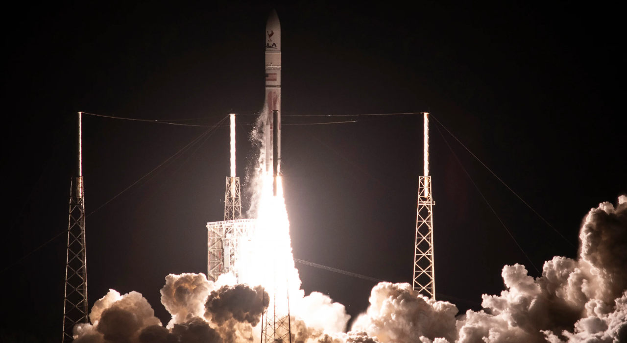 Запуск ракеты-носителя Vulcan Centaur с модулем Peregrine 