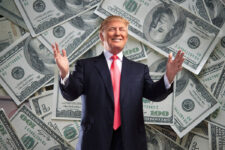 Дональд Трамп заработал $1 млн на мемкоине: о какой монете речь