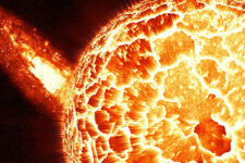 На Солнце зафиксировали самый мощный взрыв за последние годы: как это повлияло на Землю