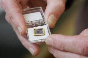 Ученые создали первый в истории графеновый полупроводник, который заменит кремний