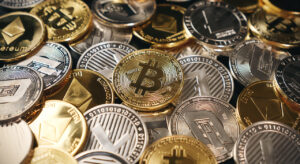 Цены на криптовалюты сегодня: Биткоин и Ethereum падают, а KAS растет