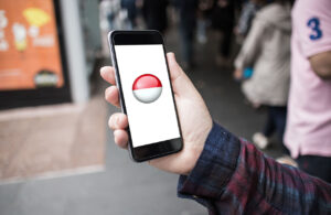 Застосунки, які стануть у пригоді українцям у Польщі