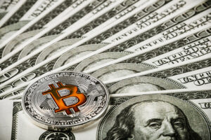 Чи зможе Біткоїн замінити долар — думка МВФ
