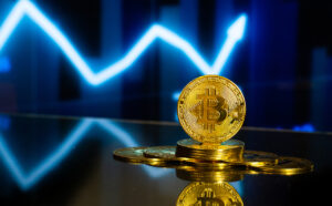 Биткоин превысил $45 000 и достиг самого высокого уровня за полтора года: причины