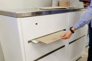 Нова пошта анонсировала запуск «коробкоматов»: чем это пригодится клиентам