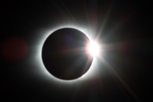 Лунные и солнечные затмения в 2024 году: когда ждать и увидят ли их украинцы