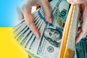 Сколько украинцы ежемесячно тратят за границей — данные НБУ