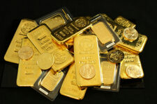 Ціна на золото бʼє рекорди: чому варто інвестувати в дорогоцінний метал