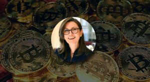 Кеті Вуд назвала причини стрімкого зростання курсу Біткоїна в березні