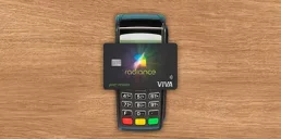 Созданы первые в мире банковские карты с дисплеем: как выглядят