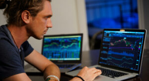 Топ-3 мемкоїни, що кидають виклик ринковому спаду цього тижня