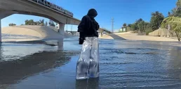 Українці запускають першу в світі колекцію напівцифрових джинсів