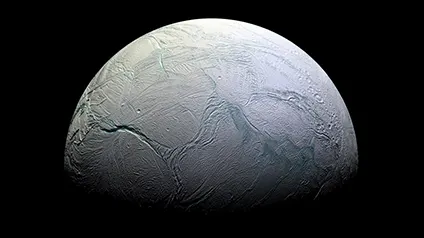 На спутнике Сатурна может существовать жизнь — что нашли ученые