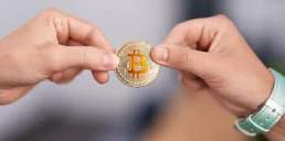 Биткоин больше не средство платежа: Циркуляция BTC упала до самого низкого уровня за 13 лет