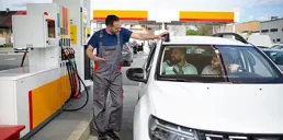 Скільки заробляють працівники найбільших АЗС в Україні — дослідження