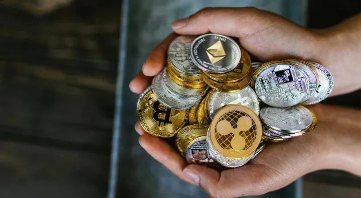 Що буде з Біткоїном та іншими криптовалютами у листопаді 2025: думки аналітиків