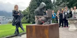 В Швейцарии установили статую создателя Биткоина