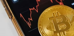 Біткоїн втрачає 4% від вартості: що відбувається