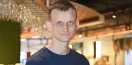 Віталік Бутерін продав свої мемкоїни: скільки заробив