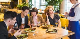 Доходы ресторанного бизнеса в Украине в прошлом году выросли: кто заработал больше всех