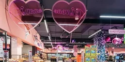 Сеть «Сільпо» открыла новый супермаркет в стиле Барби