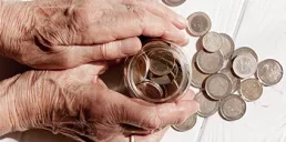 Как «купить» стаж для пенсии в 2025 году