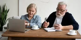 Какую минимальную зарплату надо получать, чтобы иметь право на пенсию