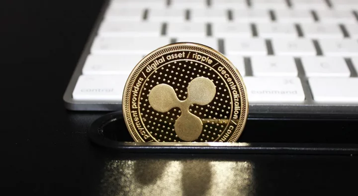 Ціна XRP різко впала на 10%: причини