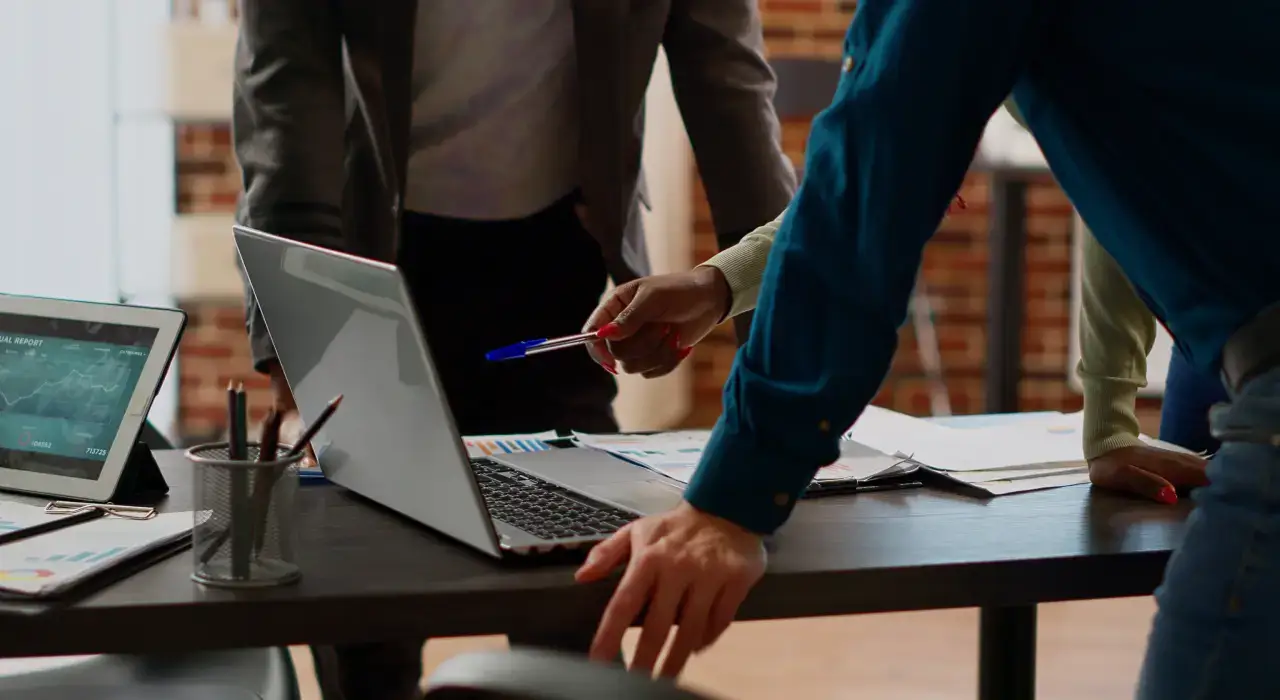 Відкриття та закриття бізнесу в Україні у 2025 році — аналітика YC.Market