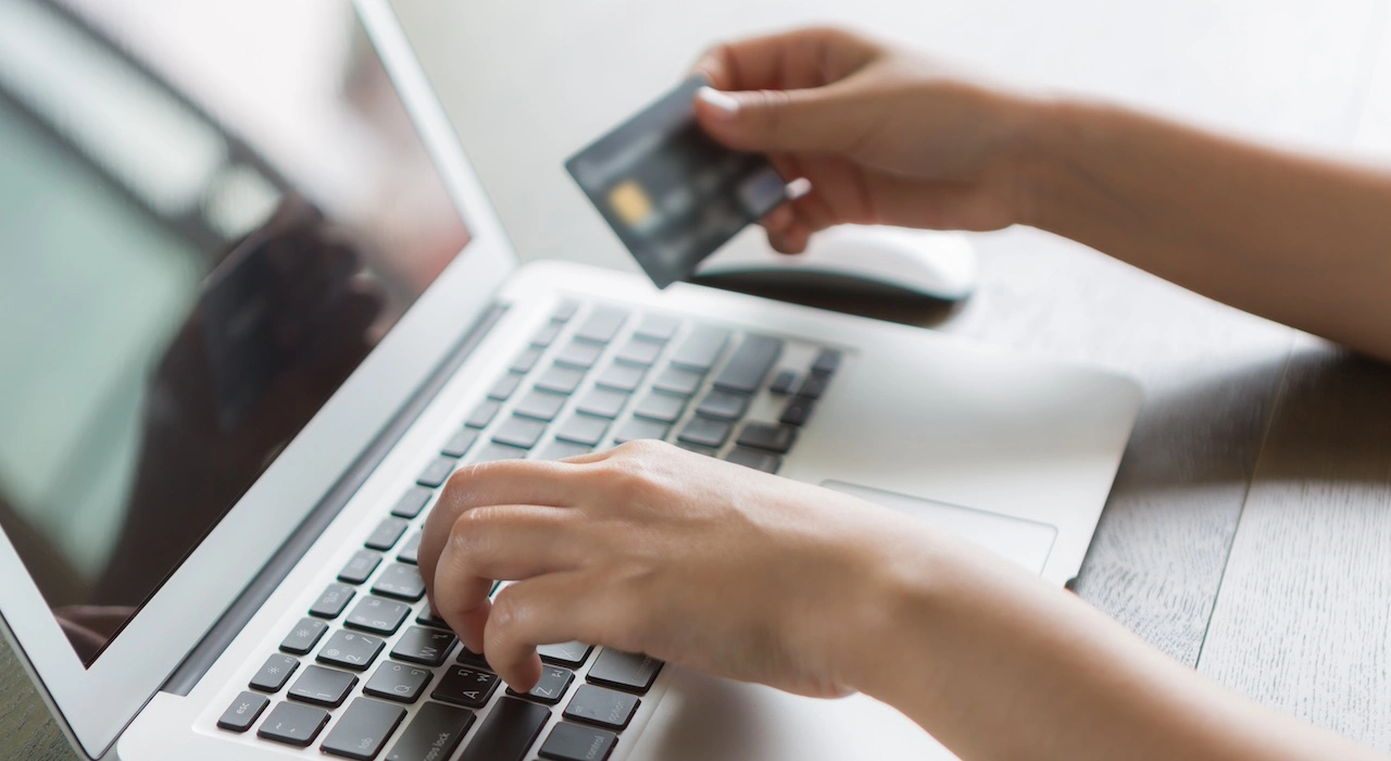 Хто найшвидше видає кредит онлайн в Україні