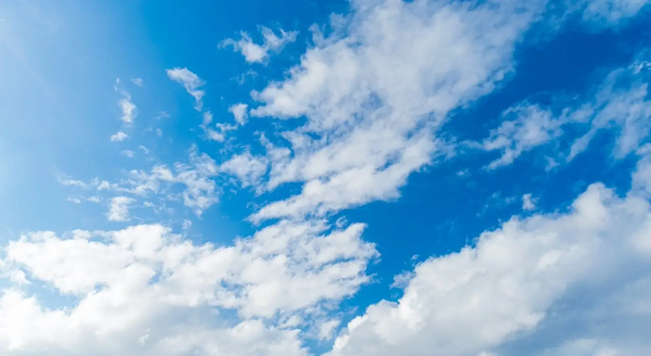 Чому небо блакитне і чи зміниться його колір — учені