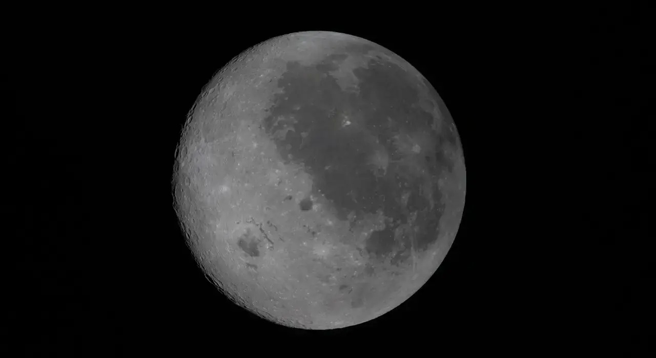 Люди вперше за понад 50 років побачили зворотний бік Місяця